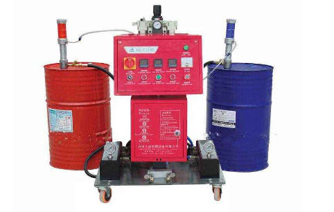 聚氨酯噴涂機(jī)設(shè)備提料泵提料時跳動怎么回事